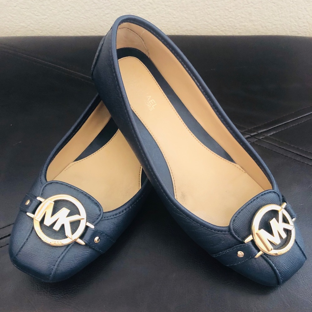 Michael Kors Navy flats
